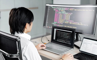 永春 api php源码,下载的php源码怎么运行呢？